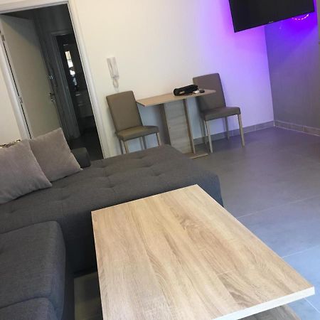 Apartment To Rent 普拉 外观 照片